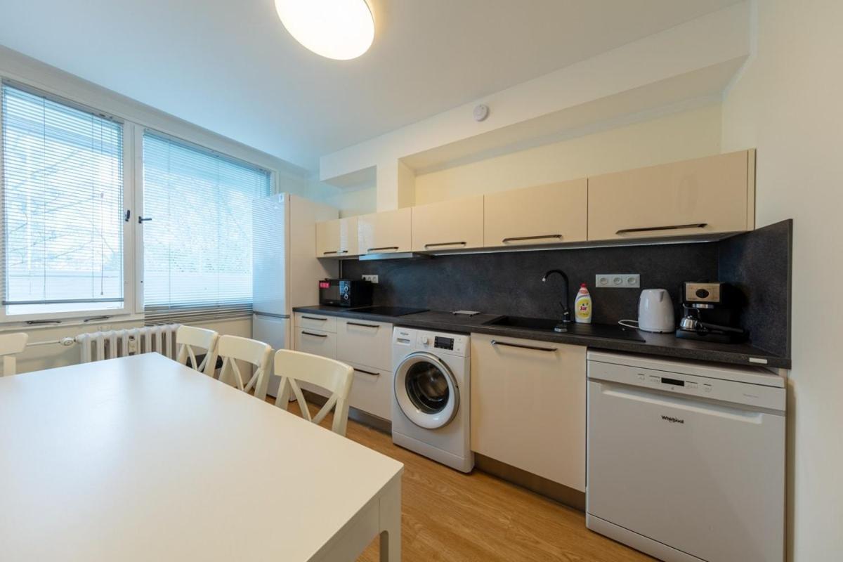 Large Prosek - Your Second Home! * Praga