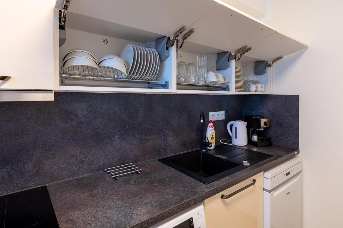 Large Prosek - Your Second Home! Appartamento *