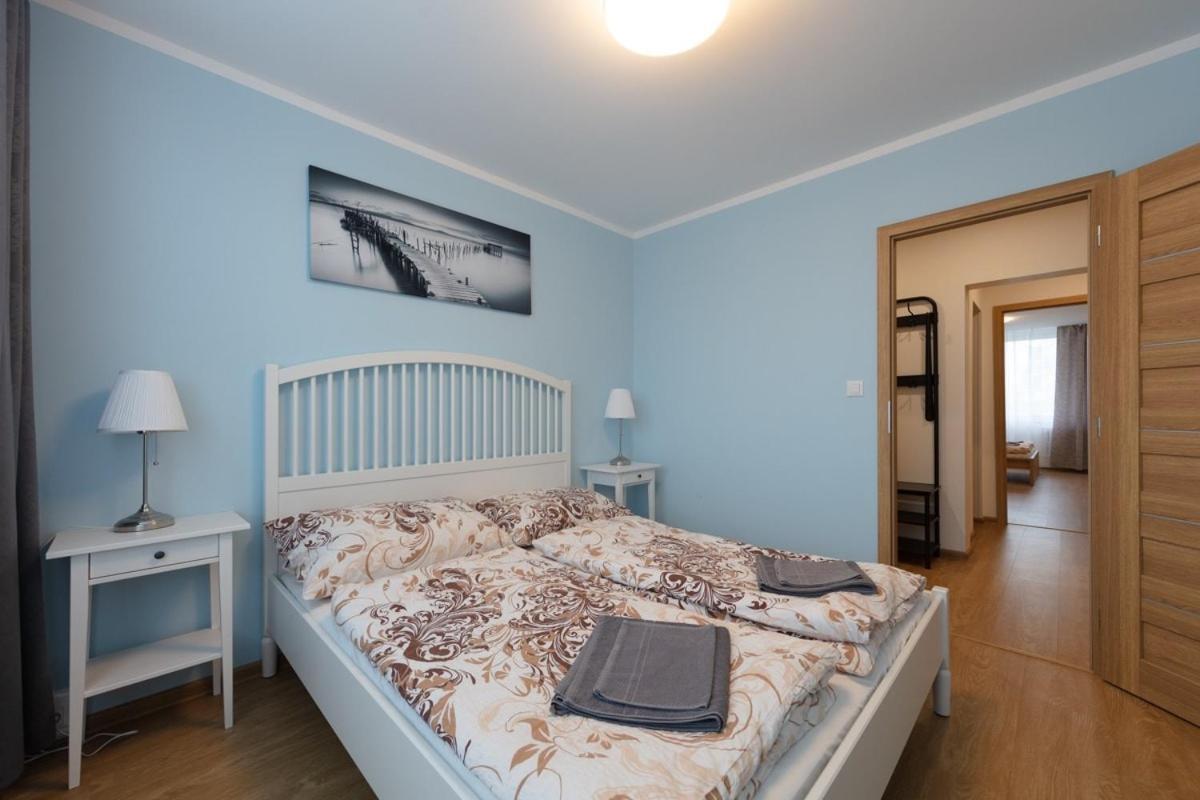 Large Prosek - Your Second Home! Appartamento Praga