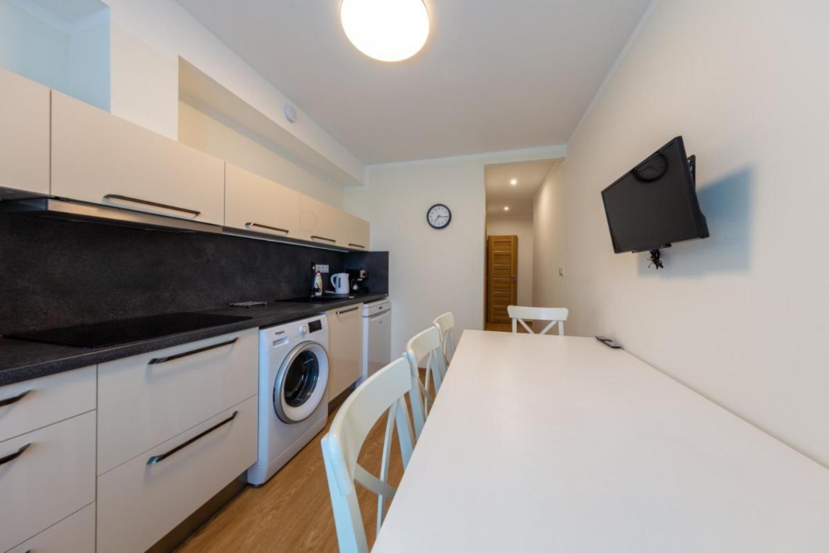 Large Prosek - Your Second Home! * Praga