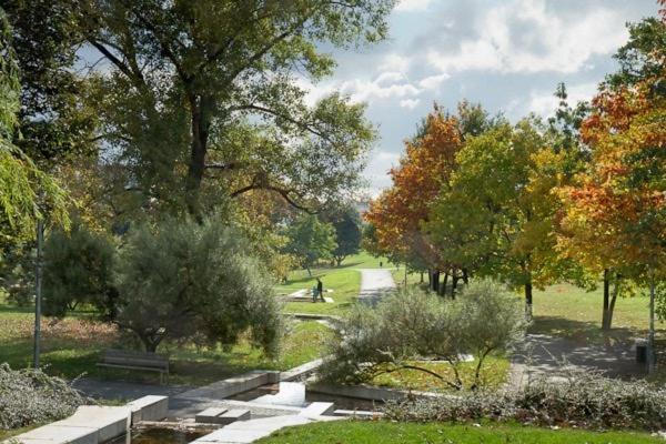 Large Prosek - Your Second Home! Appartamento Praga