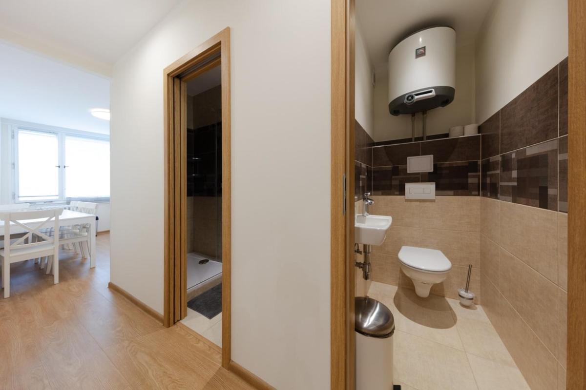 Large Prosek - Your Second Home! Appartamento *